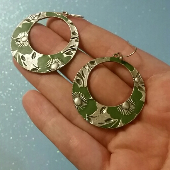5/$20 - Nine West Vintage America earrings - Picture 4 of 5
